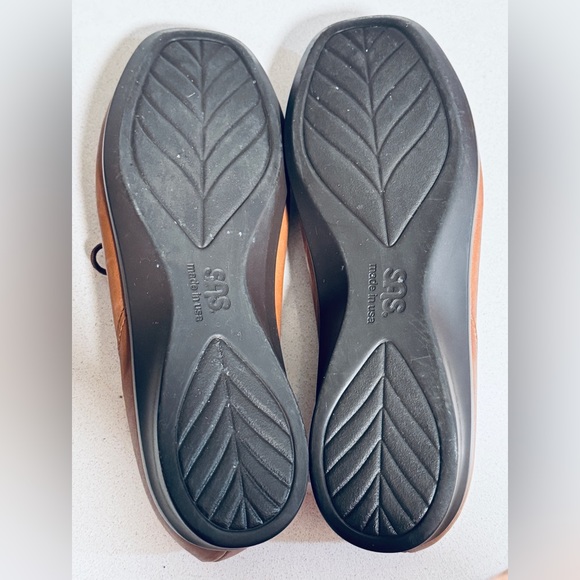 SAS Women’s 9.5 WIDE Lace Up Loafer TAN EUC Made in USA - Picture 8 of 8